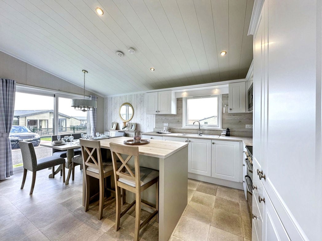 Property image 6 of 24
