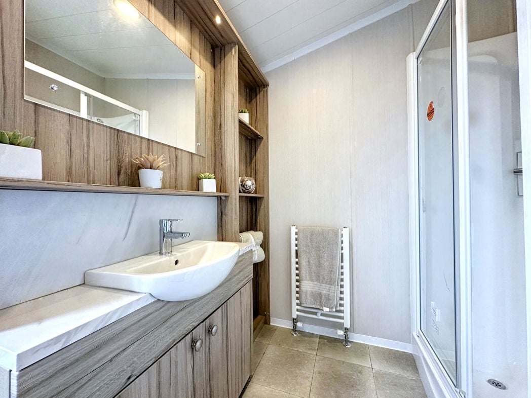 Property image 10 of 24