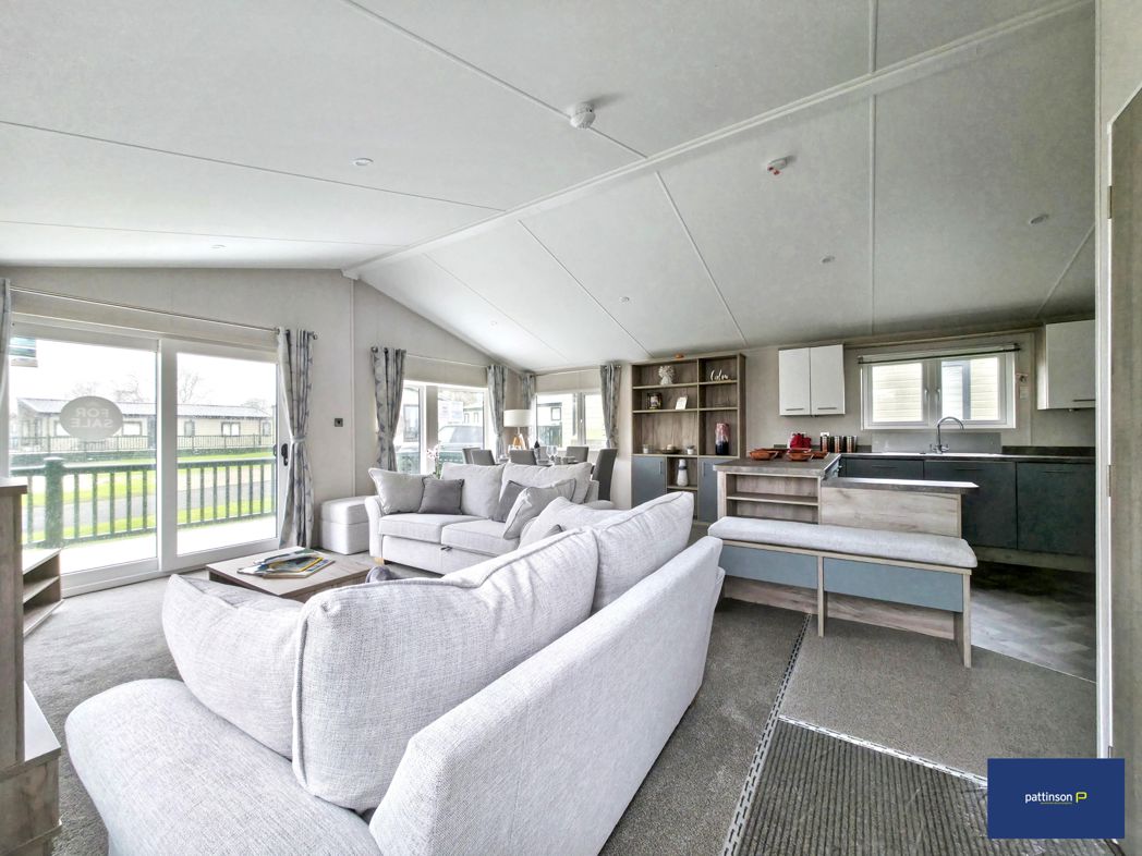 Property image 2 of 21