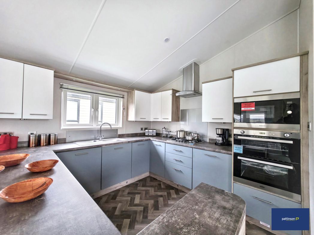 Property image 3 of 21