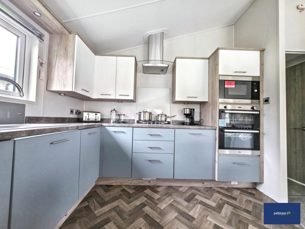 Property image 4 of 21