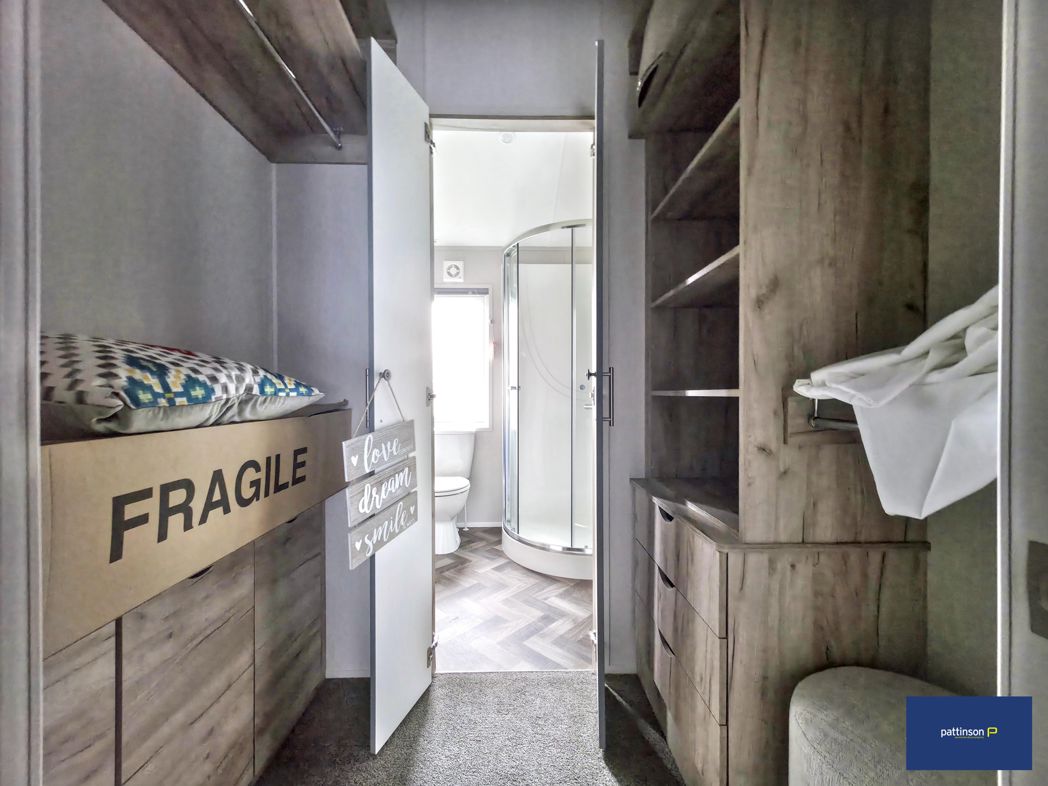 Property image 11 of 21