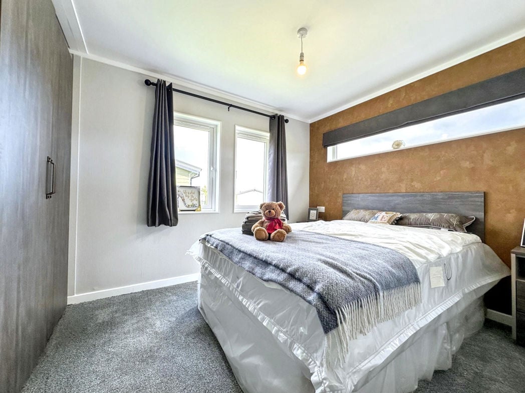 Property image 13 of 19