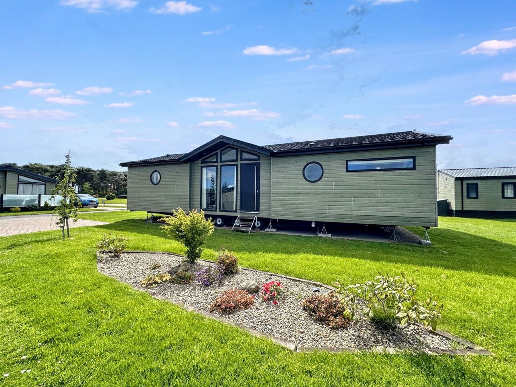 Property image 1 of 19