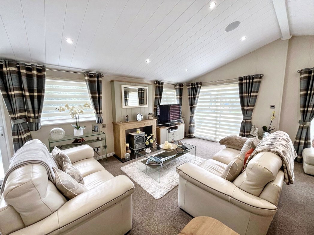 Property image 2 of 12