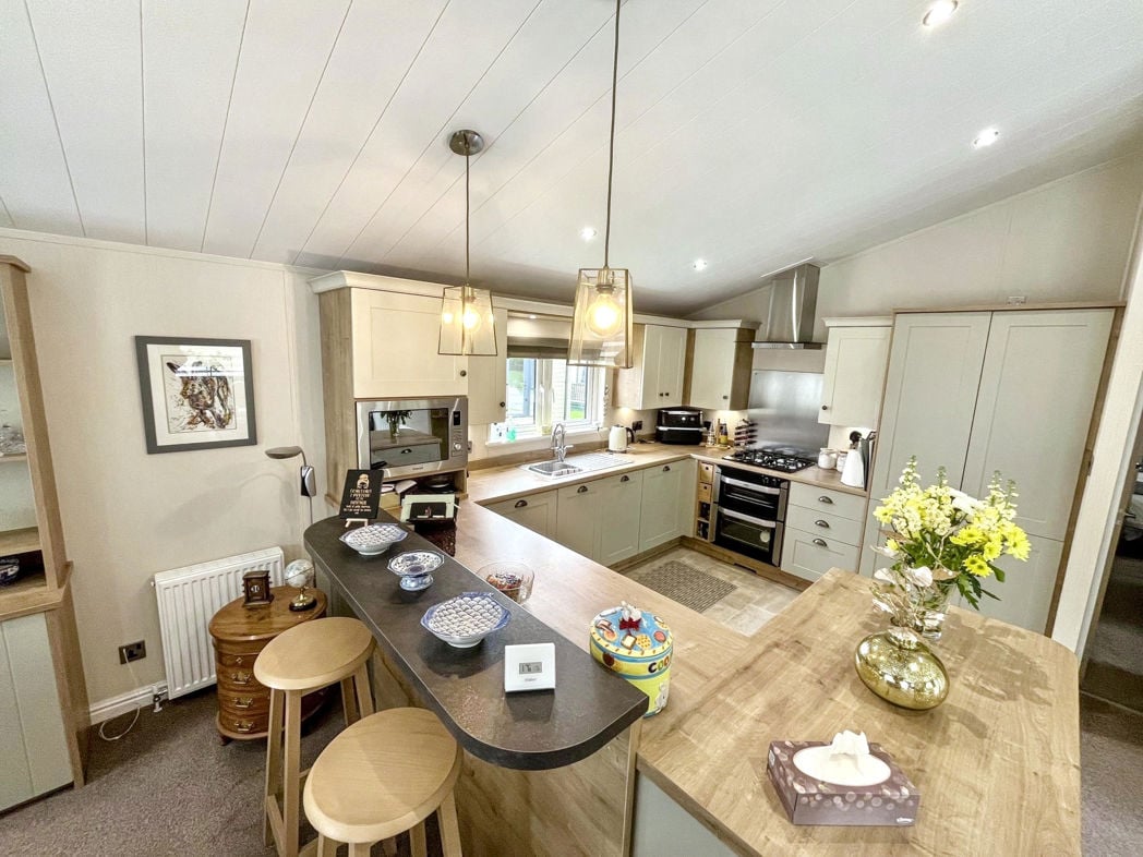 Property image 5 of 12