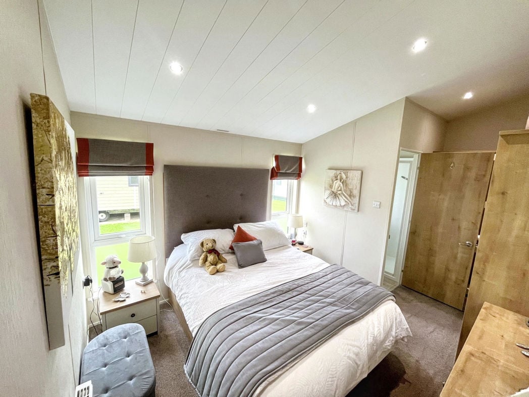 Property image 6 of 12