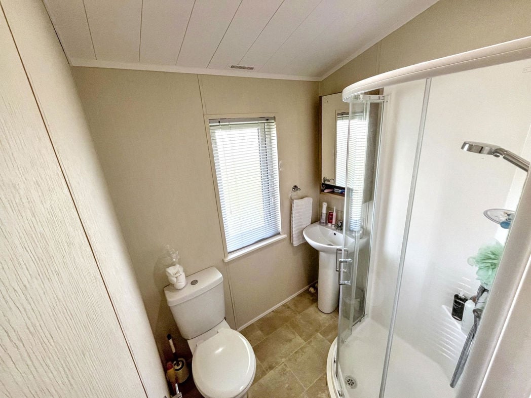 Property image 7 of 12