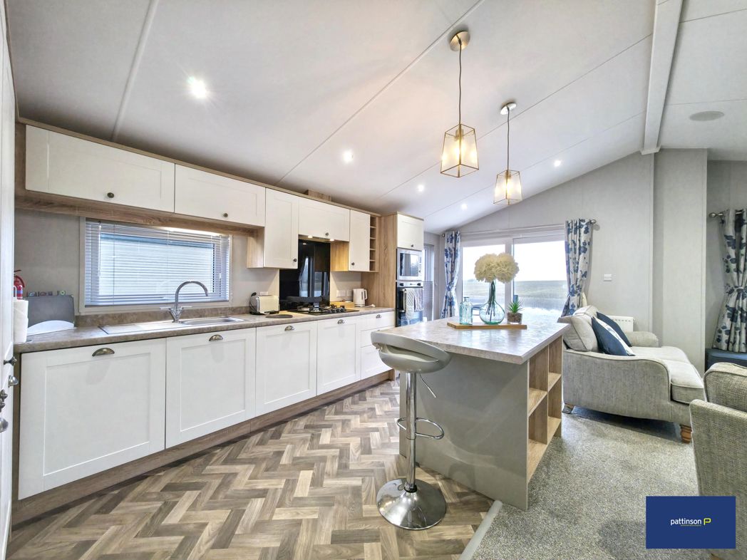 Property image 2 of 14