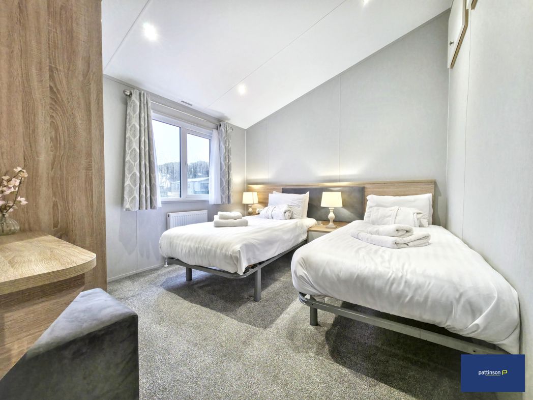 Property image 11 of 14