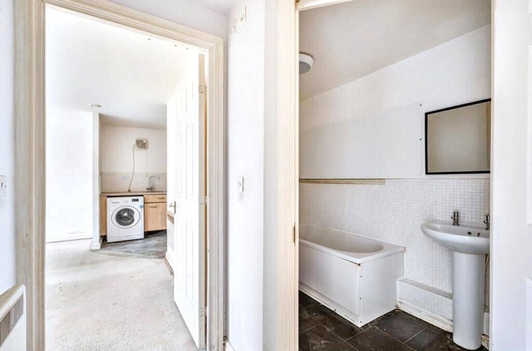 Property image 10 of 17