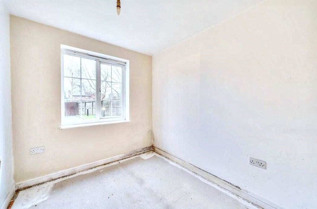 Property image 13 of 17