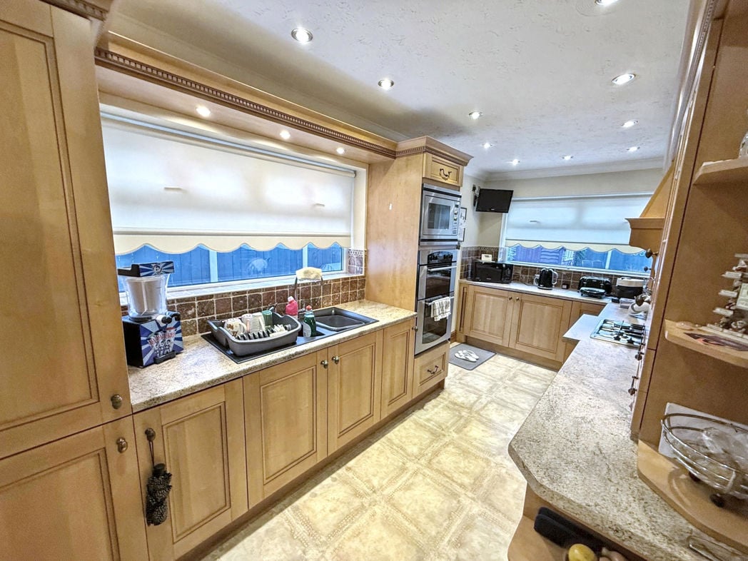 Property image 5 of 19