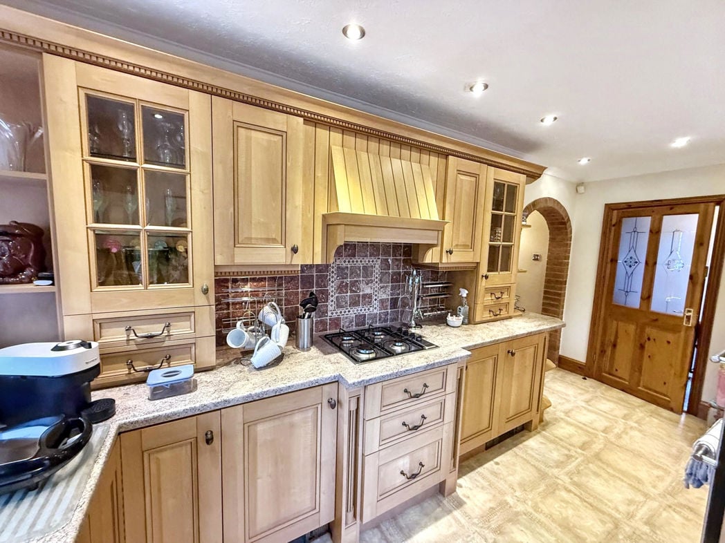 Property image 6 of 19