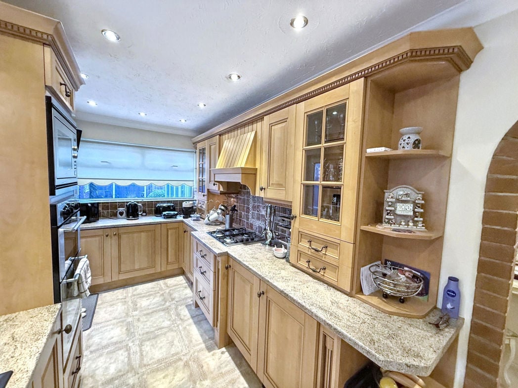 Property image 4 of 19