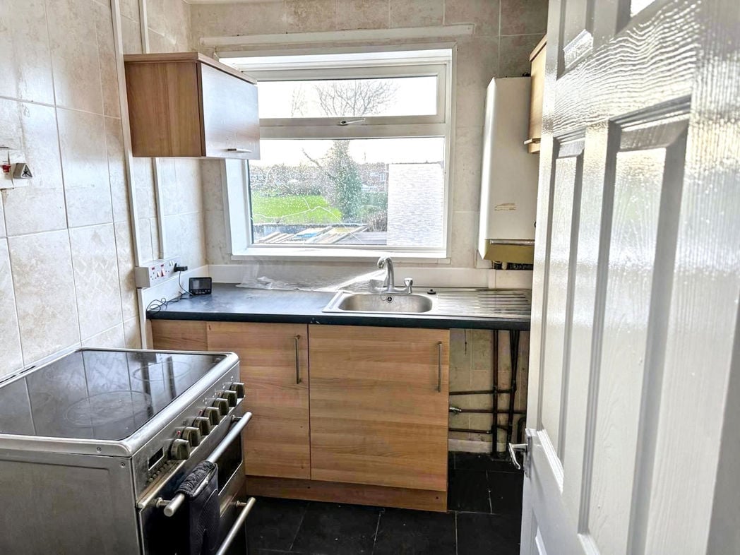 Property image 2 of 9