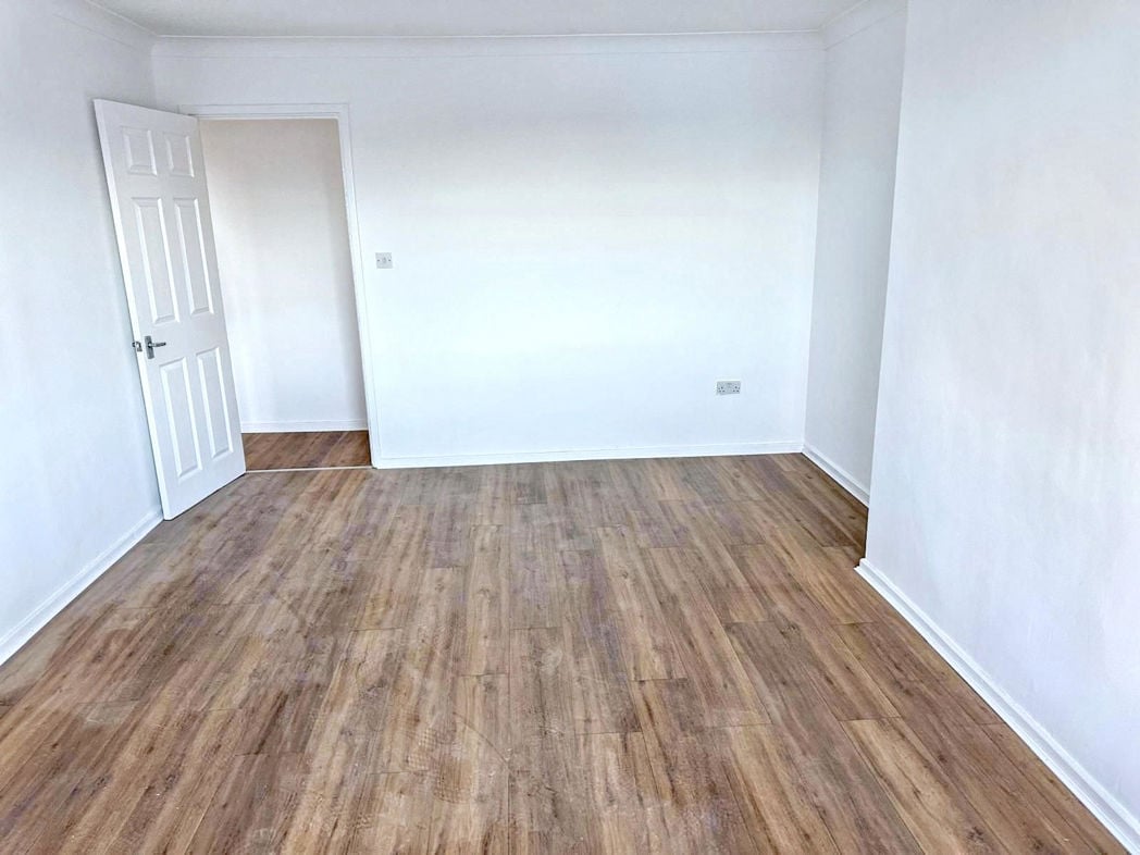 Property image 4 of 9