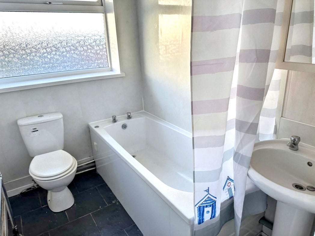 Property image 5 of 9