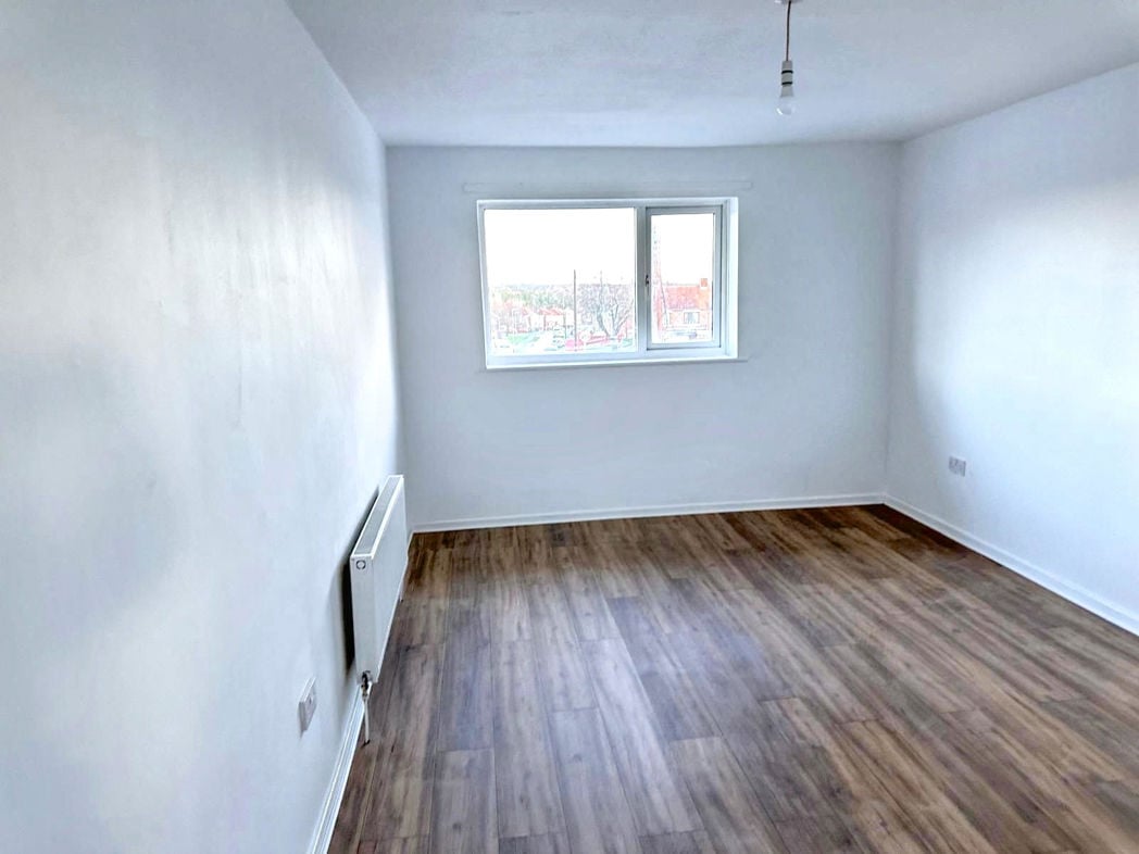 Property image 8 of 9