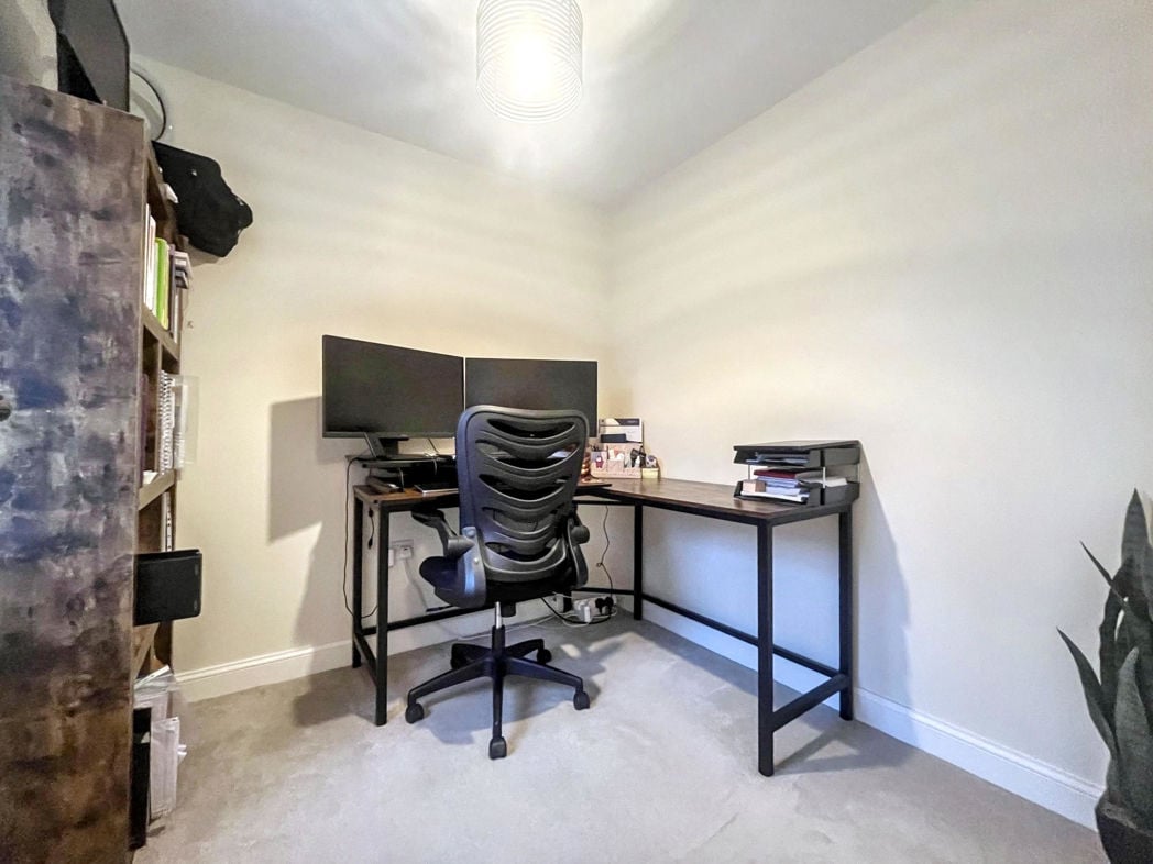 Property image 12 of 17