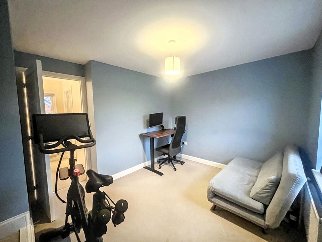 Property image 11 of 17