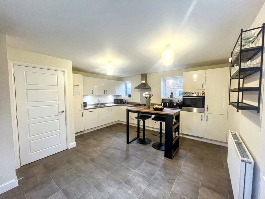 Property image 4 of 17