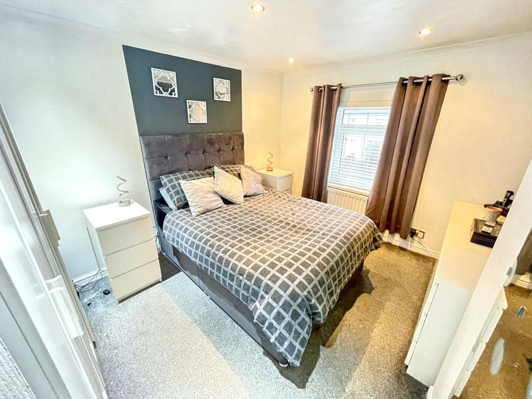 Property image 7 of 9