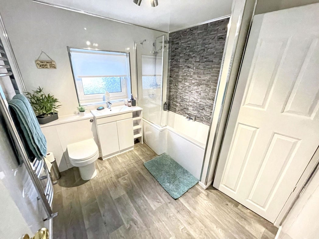 Property image 8 of 9