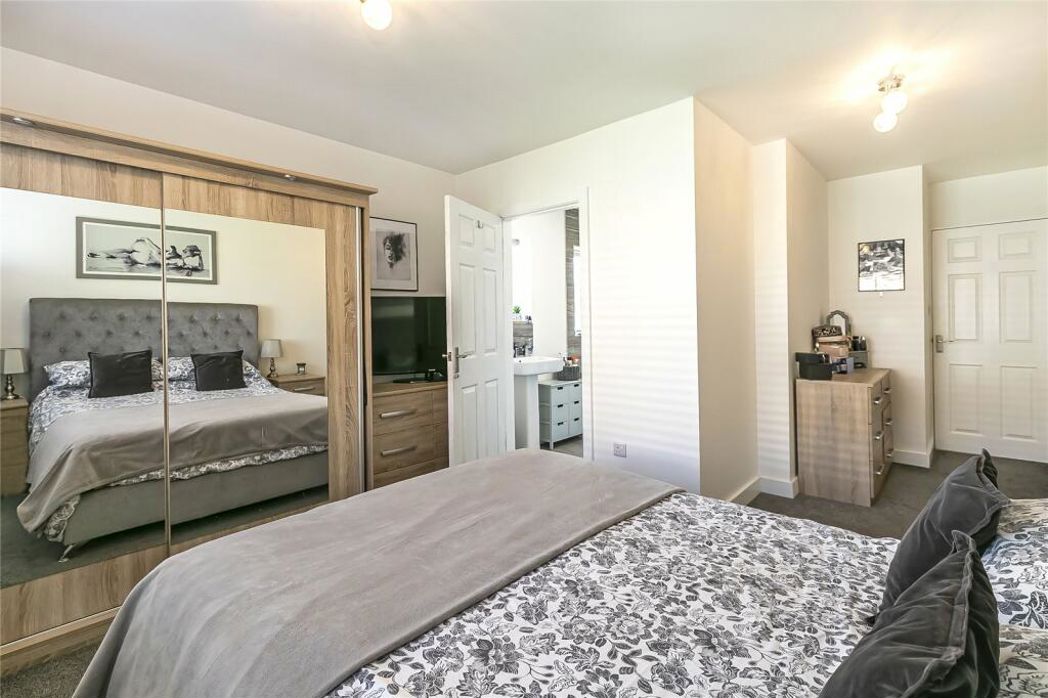 Property image 11 of 17