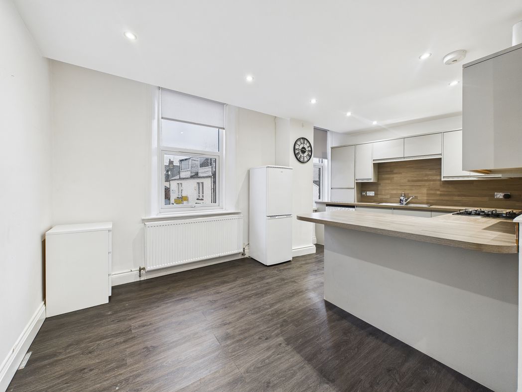 Property image 4 of 6
