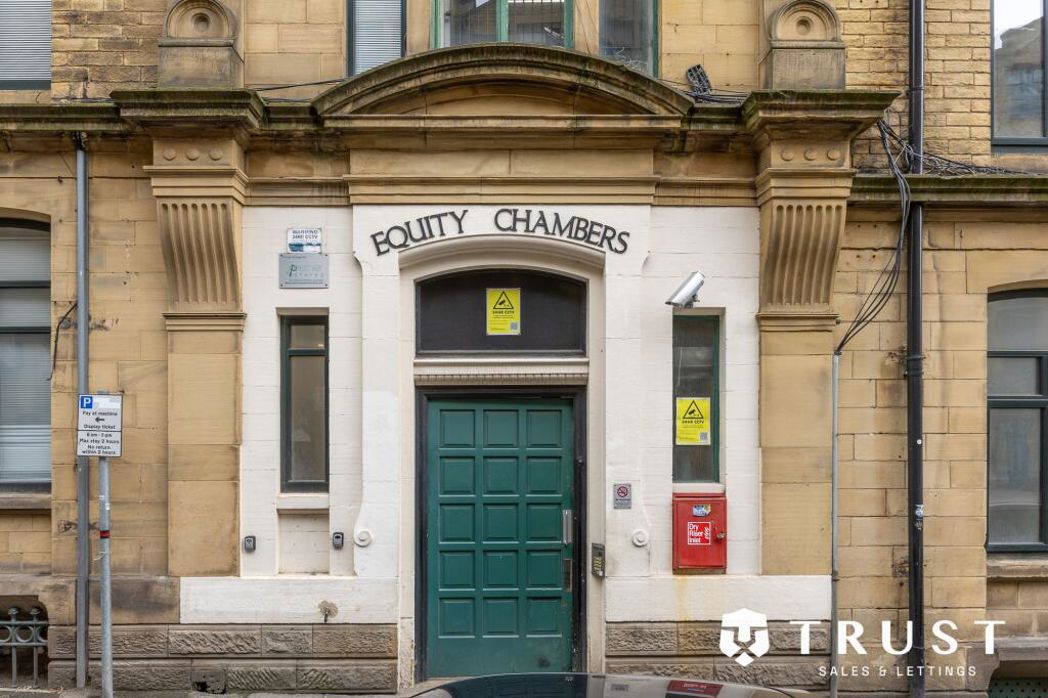 Property image 2 of 16