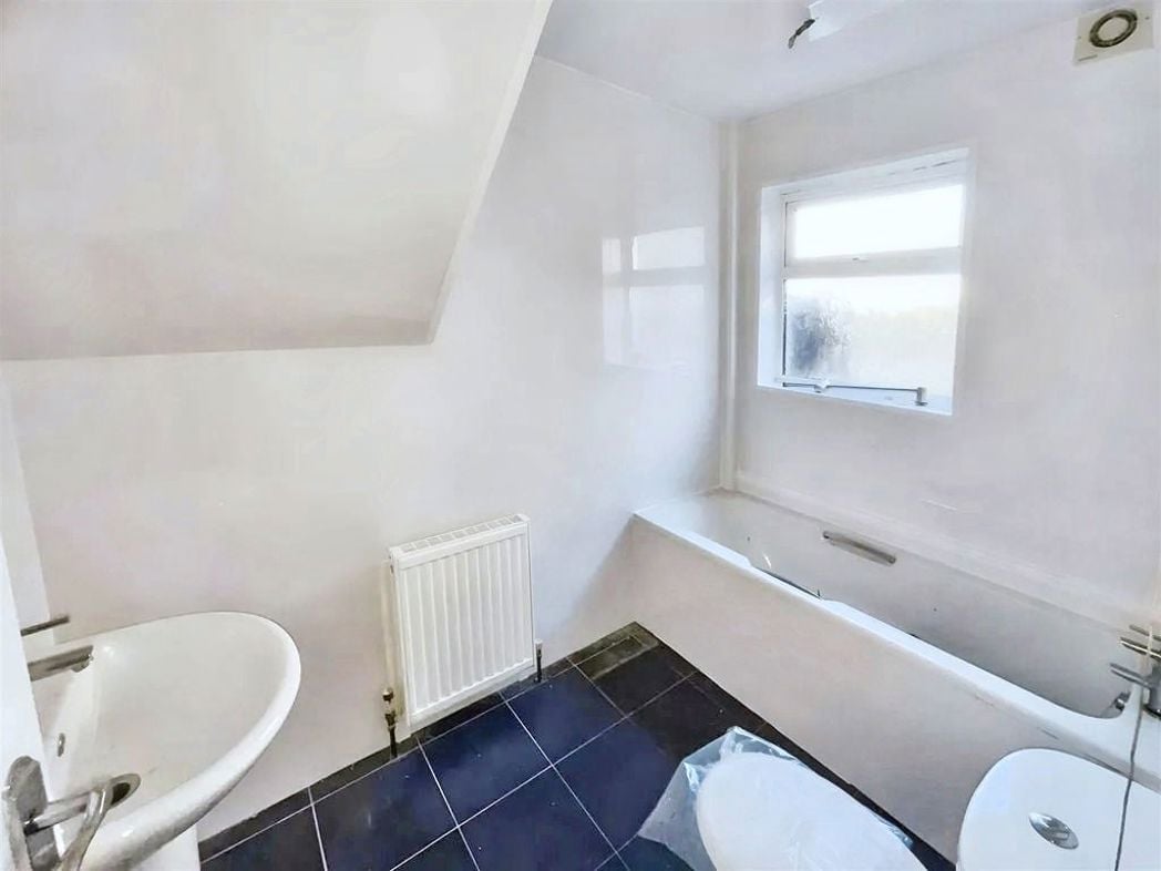 Property image 7 of 7