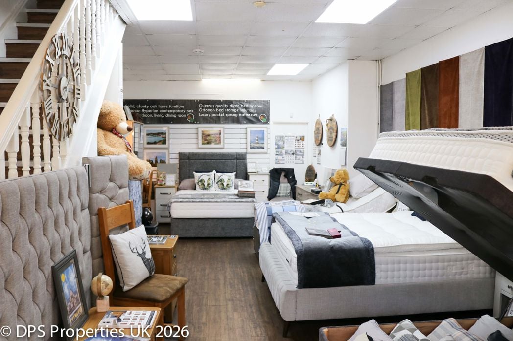 Property image 2 of 8