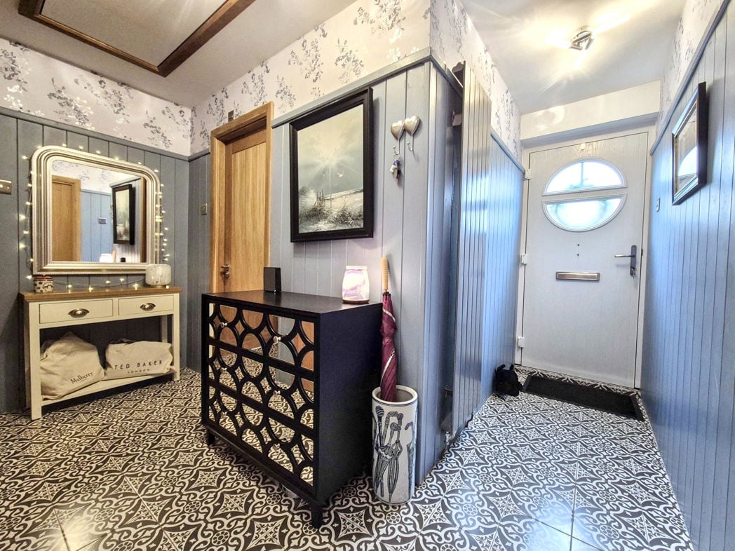 Entrance/Hallway