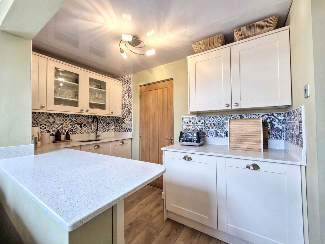 Open Plan Kitchen / Diner..