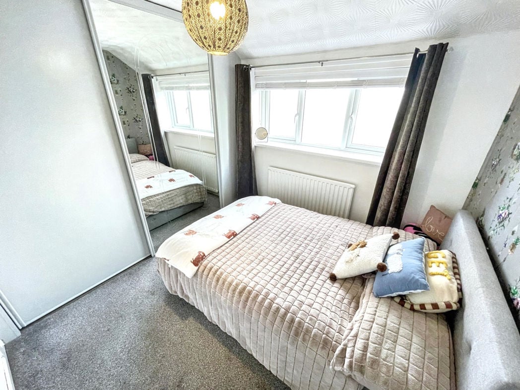 Property image 11 of 15