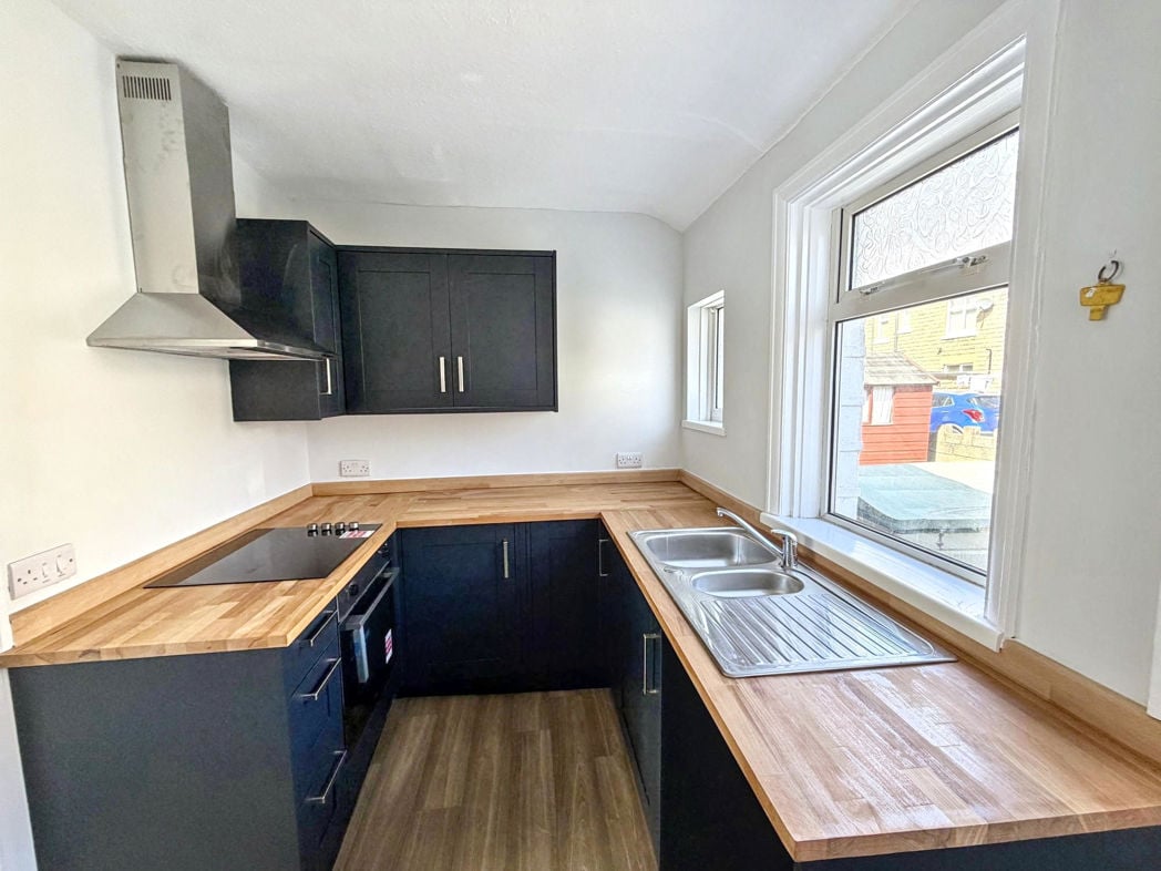 Property image 2 of 14