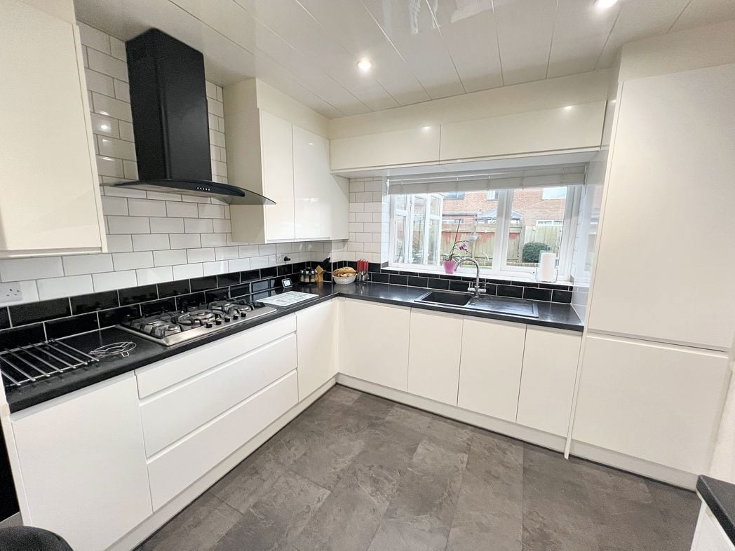 Property image 3 of 13