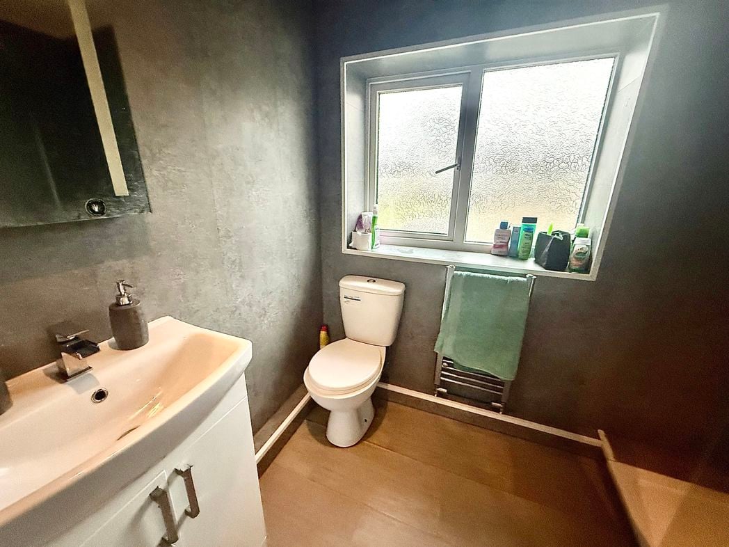 Property image 7 of 8