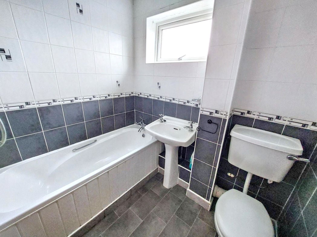 Property image 14 of 16