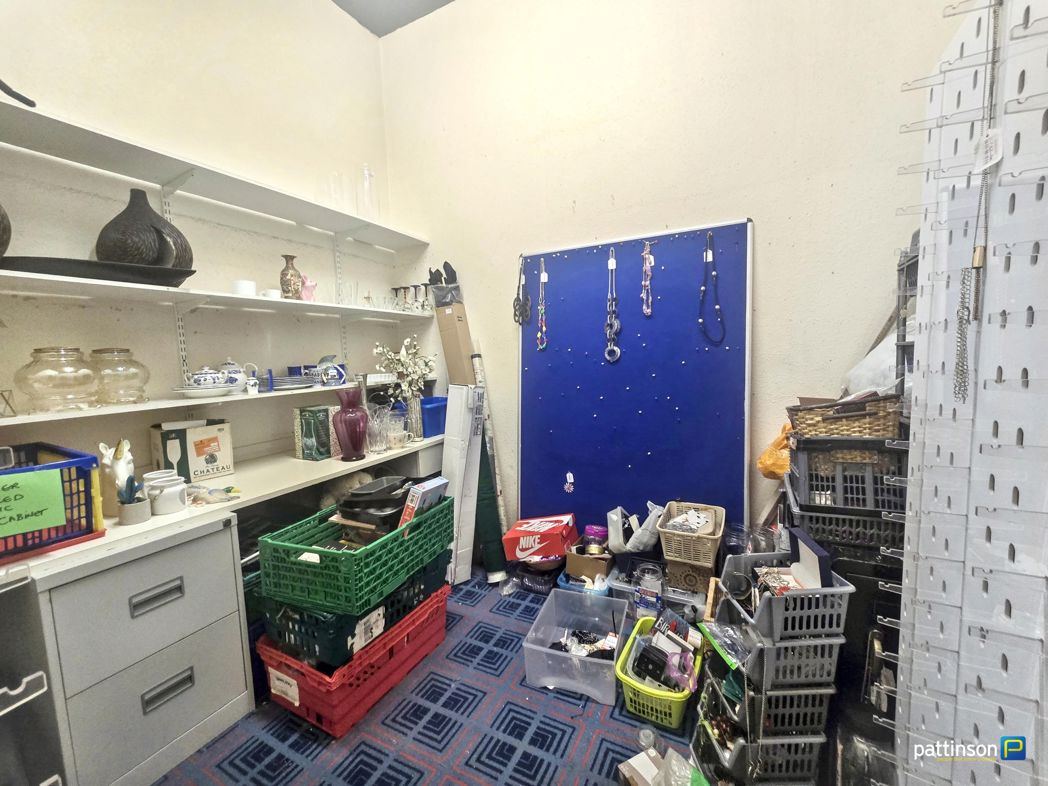 Property image 9 of 28