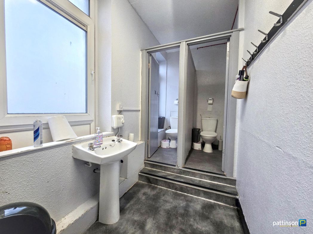 Property image 23 of 28