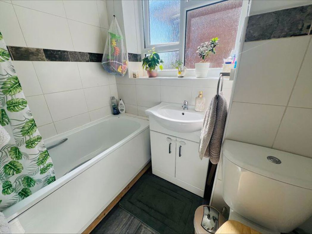 Property image 2 of 10
