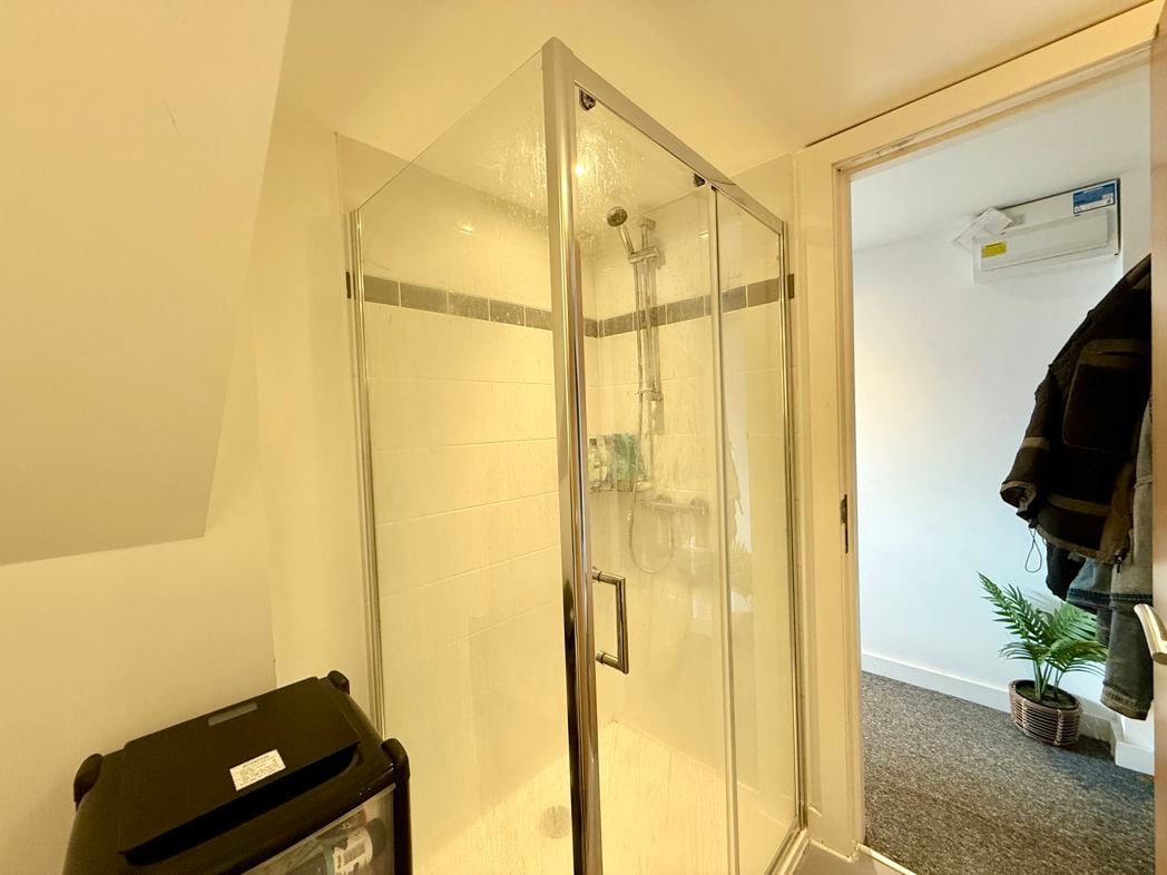 Property image 10 of 19