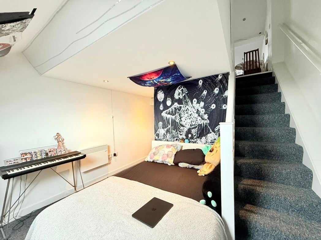 Property image 12 of 19