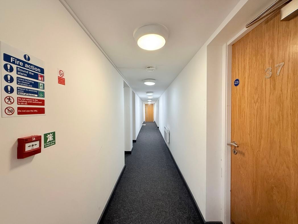 Property image 4 of 19