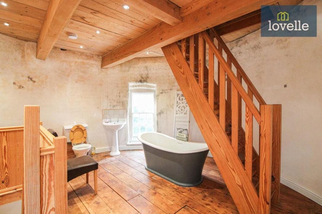 Property image 3 of 14