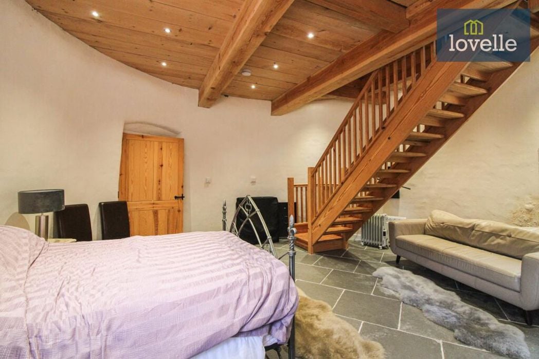 Property image 5 of 14
