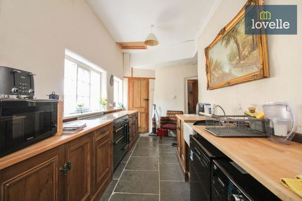 Property image 10 of 14