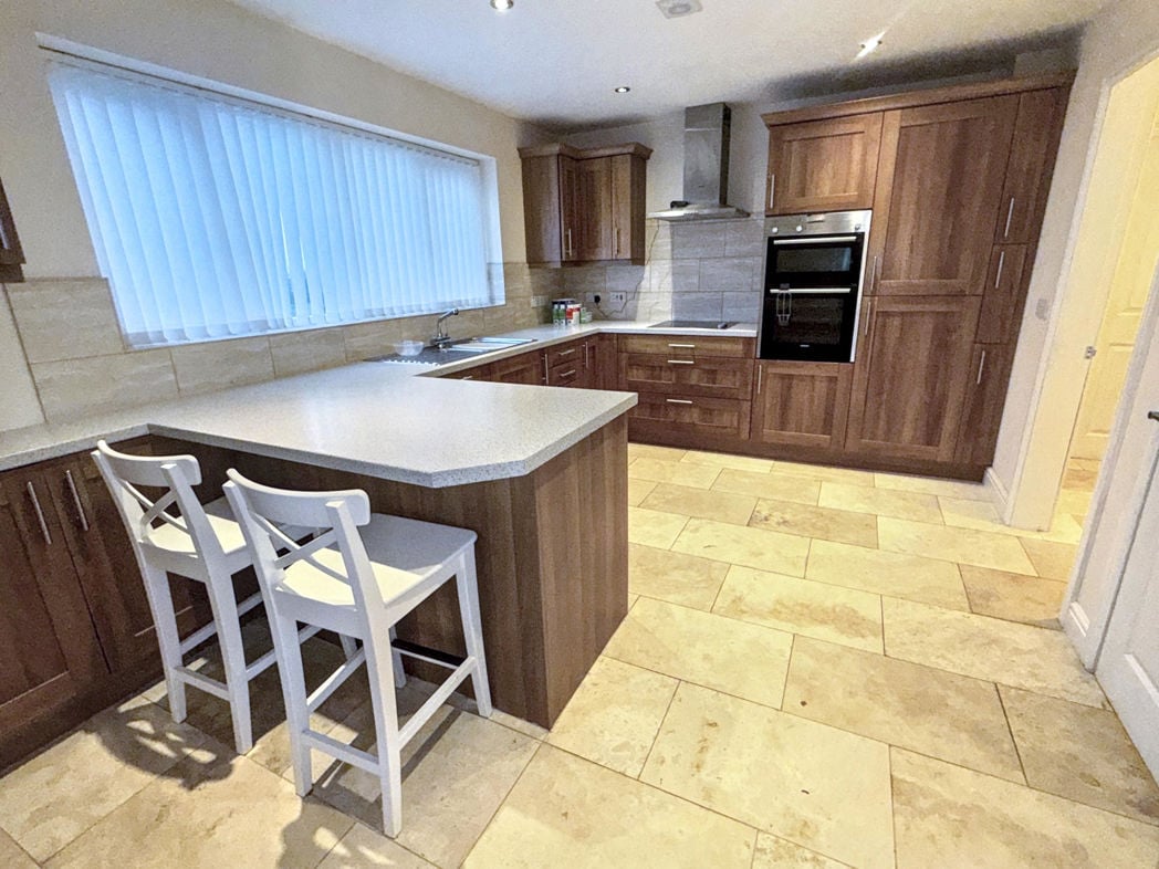 Property image 8 of 28